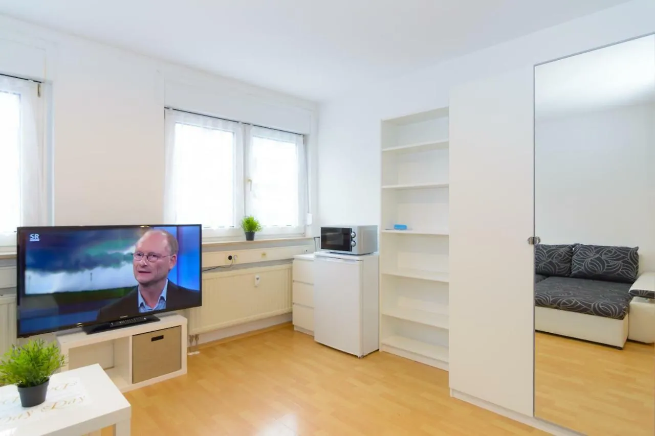 Private Rooms Next To Subway Нюрнберг 0*,