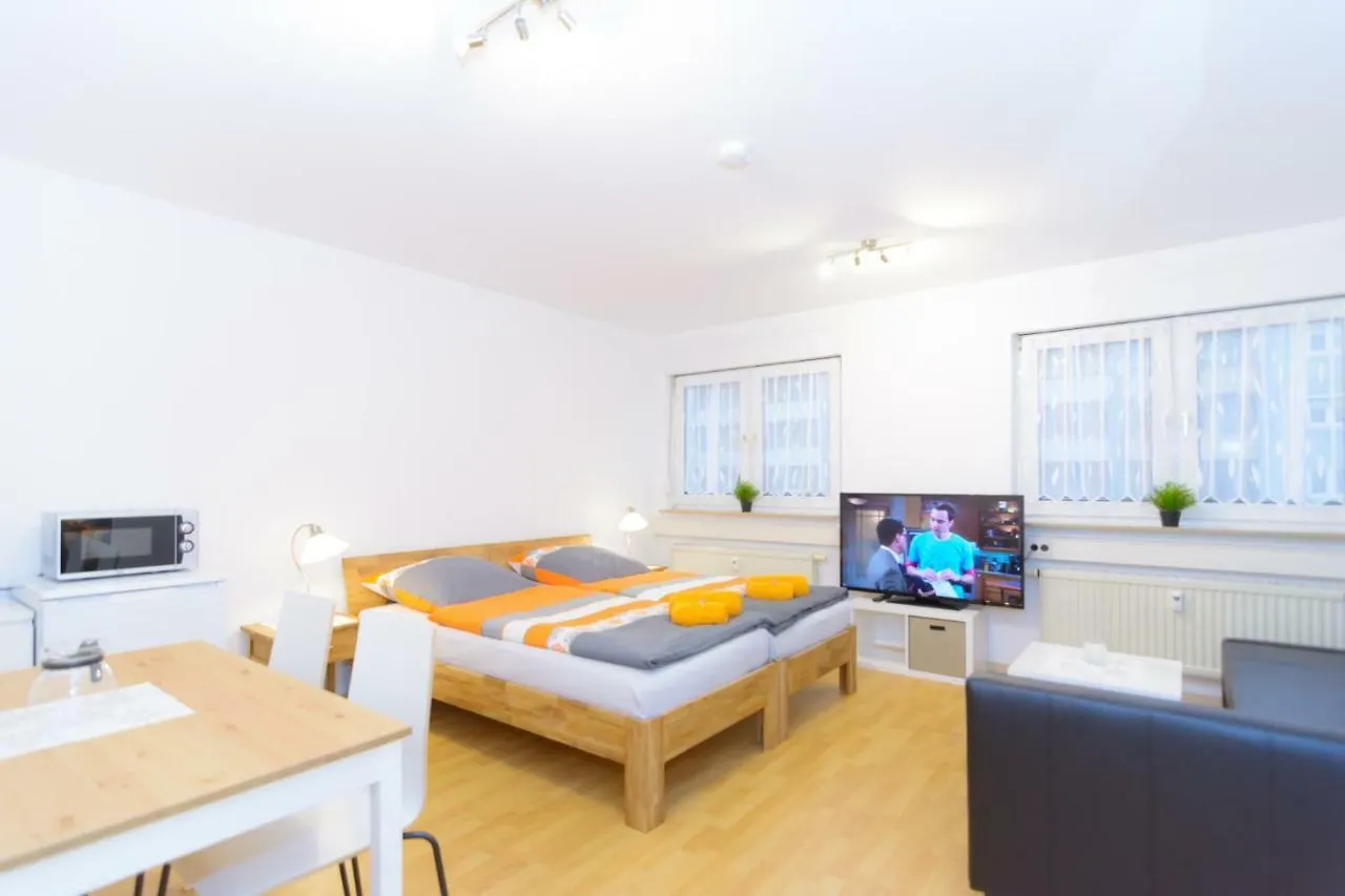Private Rooms Next To Subway Нюрнберг